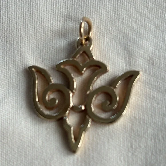 14k James Avery Gold Pendant Necklace